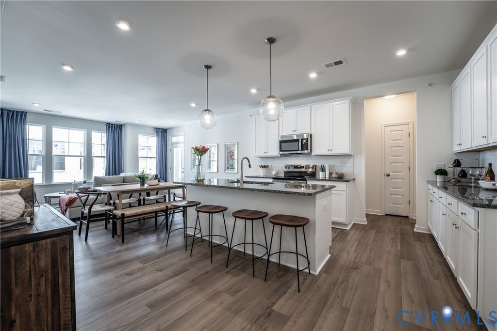 5309 Twisting Vine Ln Unit#204, Glen Allen, VA 23059