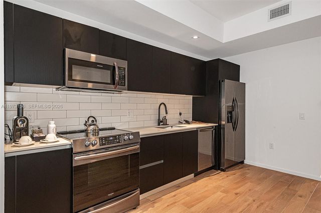 398 NE 5th St 2415, Miami, FL 33132