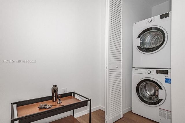 398 NE 5th St 2415, Miami, FL 33132