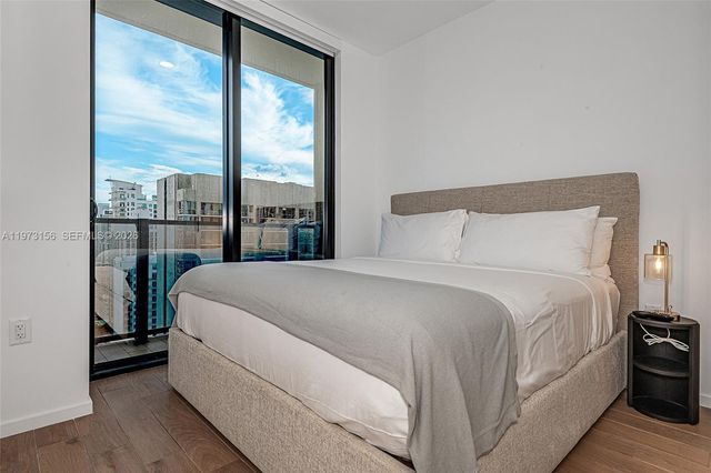 398 NE 5th St 2415, Miami, FL 33132