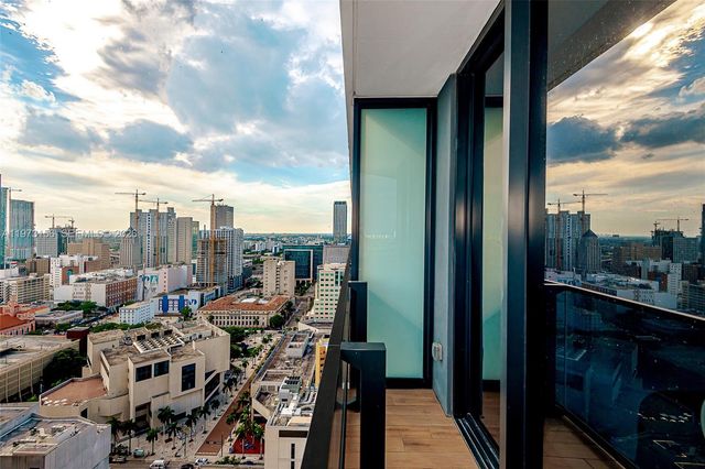 398 NE 5th St 2415, Miami, FL 33132