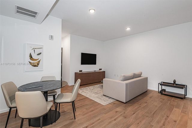 398 NE 5th St 2415, Miami, FL 33132