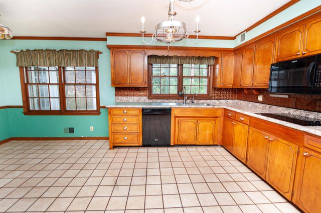 692 Perrin Drive, Spartanburg, SC 29307
