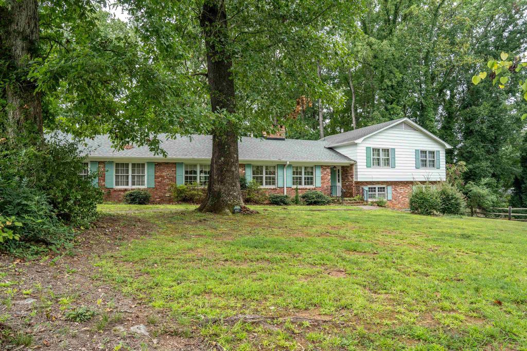 692 Perrin Drive, Spartanburg, SC 29307