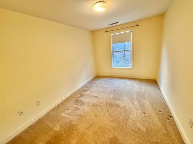 14 Vista Ridge Dr Unit 60, Londonderry, NH 03053