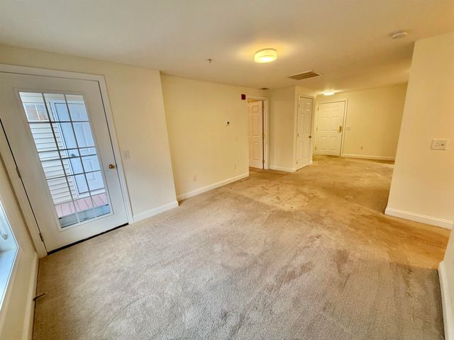 14 Vista Ridge Dr Unit 60, Londonderry, NH 03053