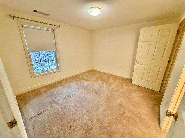 14 Vista Ridge Dr Unit 60, Londonderry, NH 03053