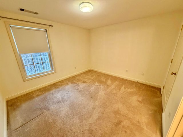 14 Vista Ridge Dr Unit 60, Londonderry, NH 03053