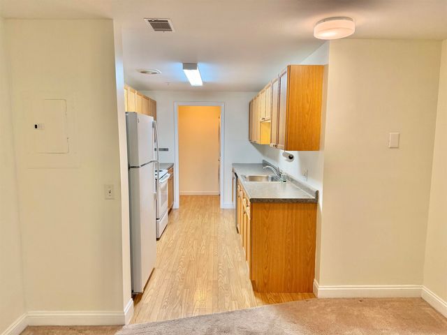 14 Vista Ridge Dr Unit 60, Londonderry, NH 03053