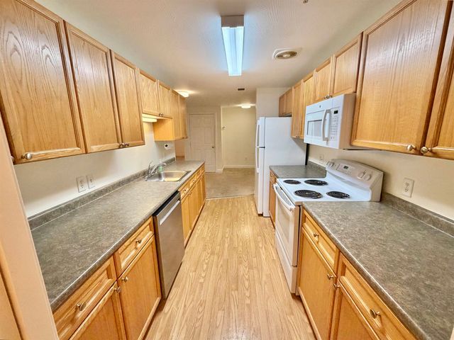 14 Vista Ridge Dr Unit 60, Londonderry, NH 03053