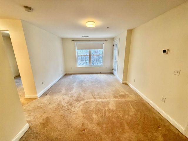 14 Vista Ridge Dr Unit 60, Londonderry, NH 03053