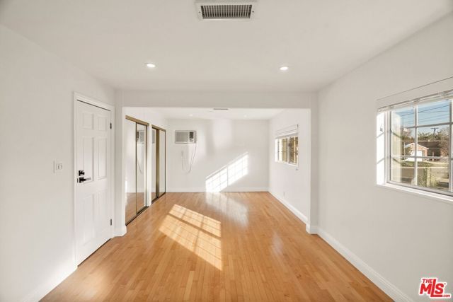 15005 Killion Street, Sherman Oaks, CA 91411