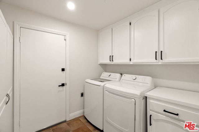 15005 Killion Street, Sherman Oaks, CA 91411