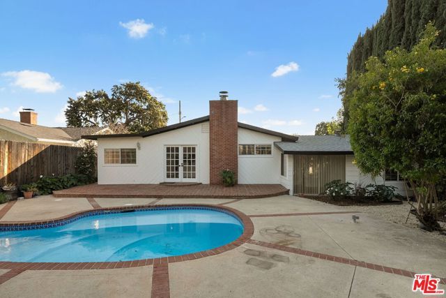 15005 Killion Street, Sherman Oaks, CA 91411