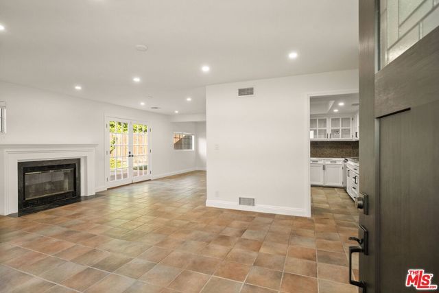 15005 Killion Street, Sherman Oaks, CA 91411