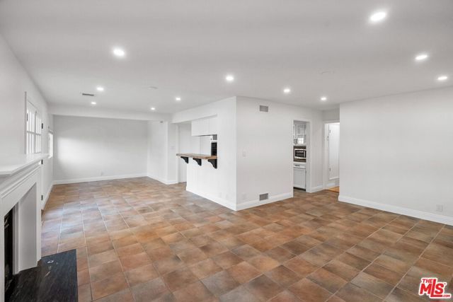 15005 Killion Street, Sherman Oaks, CA 91411