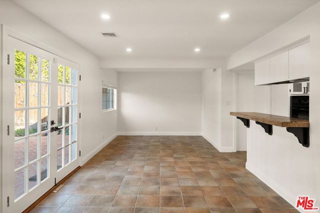 15005 Killion Street, Sherman Oaks, CA 91411