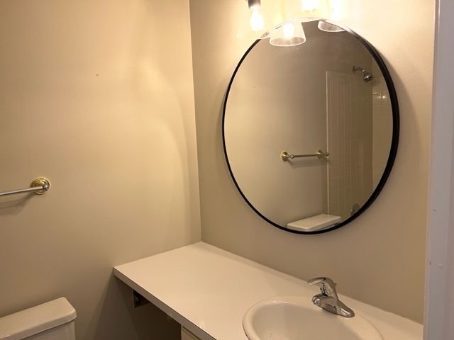 1437 Clairmont Court 200, Vernon Hills, IL 60061