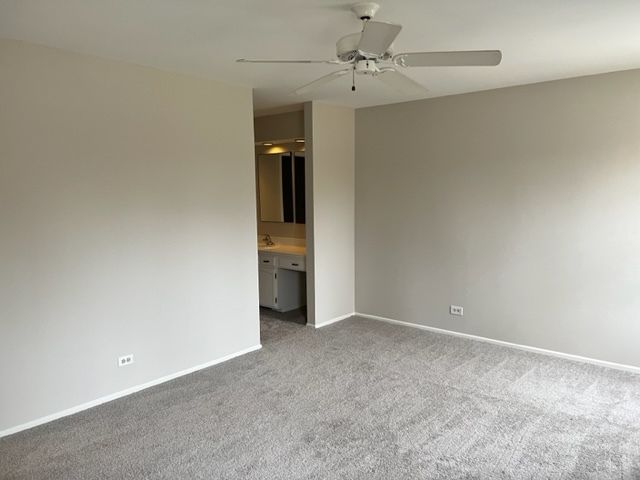 1437 Clairmont Court 200, Vernon Hills, IL 60061