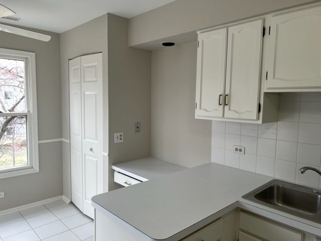 1437 Clairmont Court 200, Vernon Hills, IL 60061