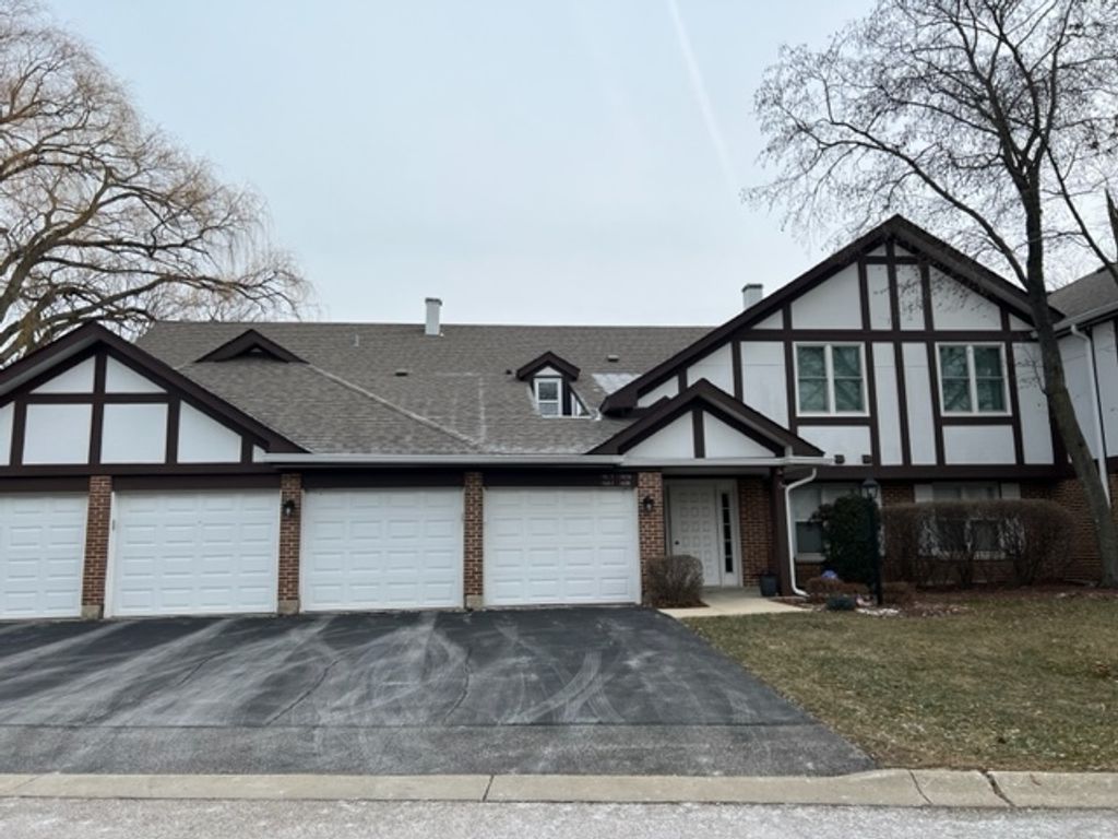 1437 Clairmont Court 200, Vernon Hills, IL 60061