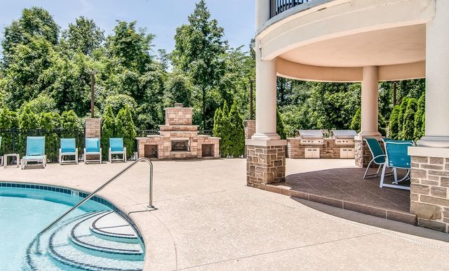 400 Warioto Way Apt 512, Ashland City, TN 37015