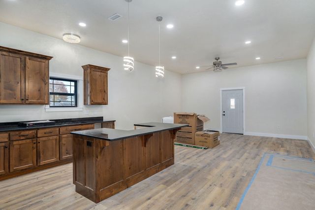 718 S Hickory Street, Mt Vernon, MO 65712