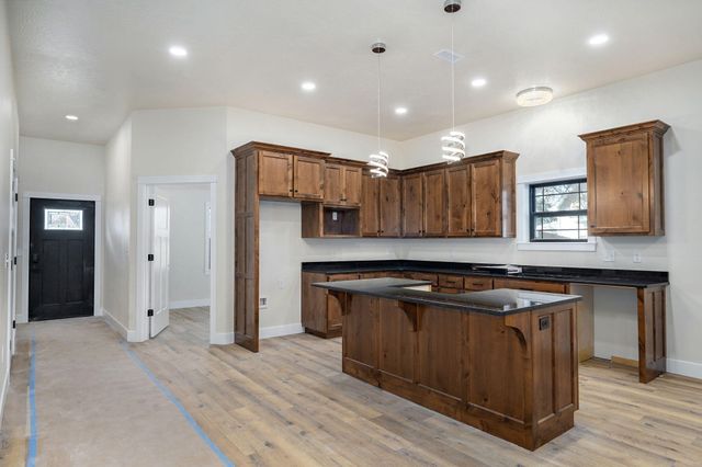 718 S Hickory Street, Mt Vernon, MO 65712