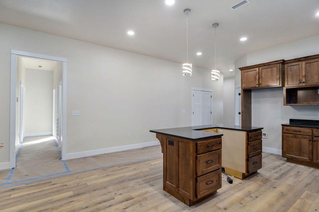 718 S Hickory Street, Mt Vernon, MO 65712