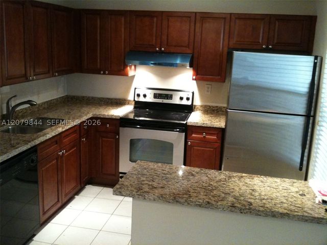 1060 N Hiatus Rd 1060, Pembroke Pines, FL 33026