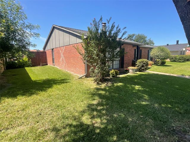 2017 Osage Trail, Grand Prairie, TX 75052