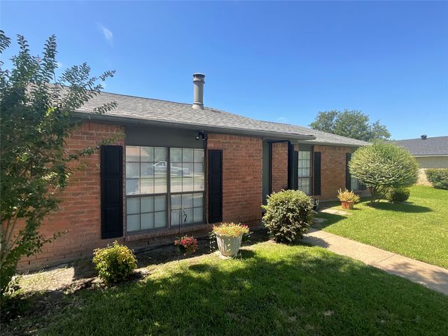 2017 Osage Trail, Grand Prairie, TX 75052