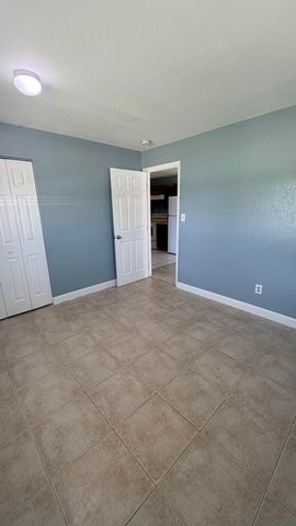 1225 Ave K, Fort Pierce, FL 34950
