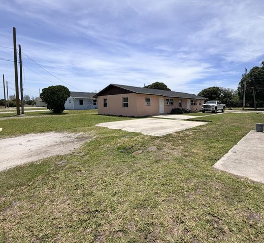 1225 Ave K, Fort Pierce, FL 34950
