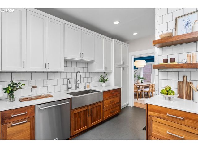2958 Ne 64TH Ave, Portland, OR 97213