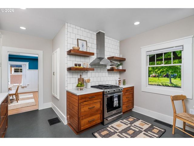 2958 Ne 64TH Ave, Portland, OR 97213