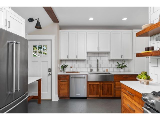 2958 Ne 64TH Ave, Portland, OR 97213