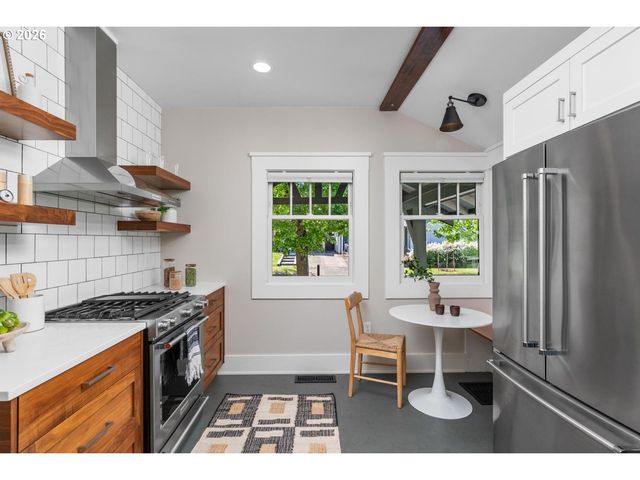 2958 Ne 64TH Ave, Portland, OR 97213