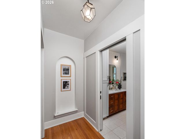 2958 Ne 64TH Ave, Portland, OR 97213
