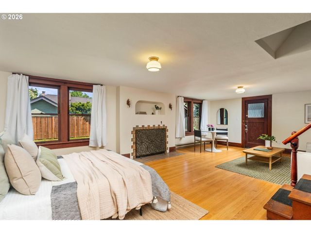 2958 Ne 64TH Ave, Portland, OR 97213