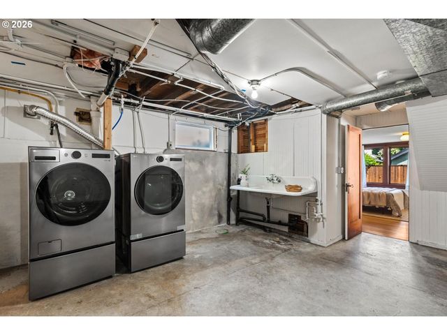 2958 Ne 64TH Ave, Portland, OR 97213