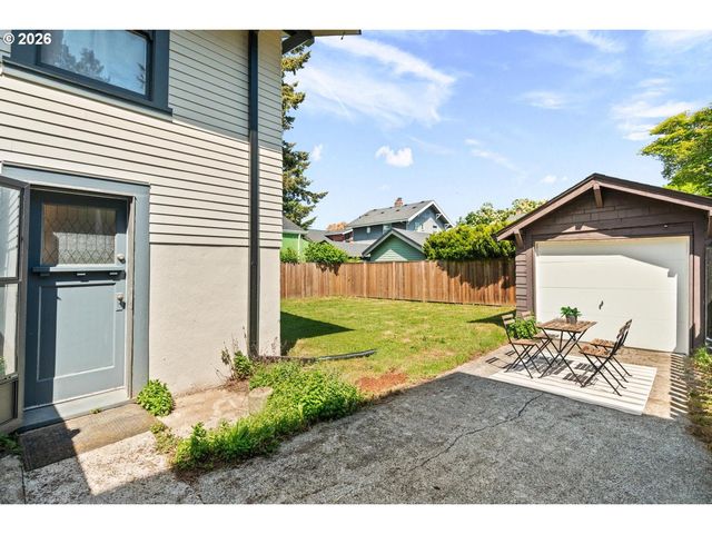 2958 Ne 64TH Ave, Portland, OR 97213