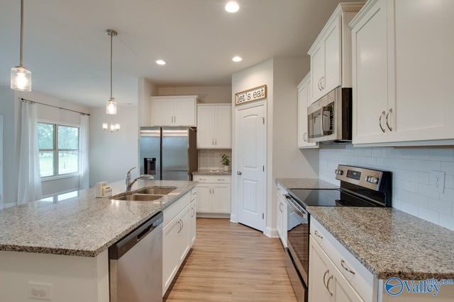 9119 Monteagle Boulevard, Owens Cross Roads, AL 35763