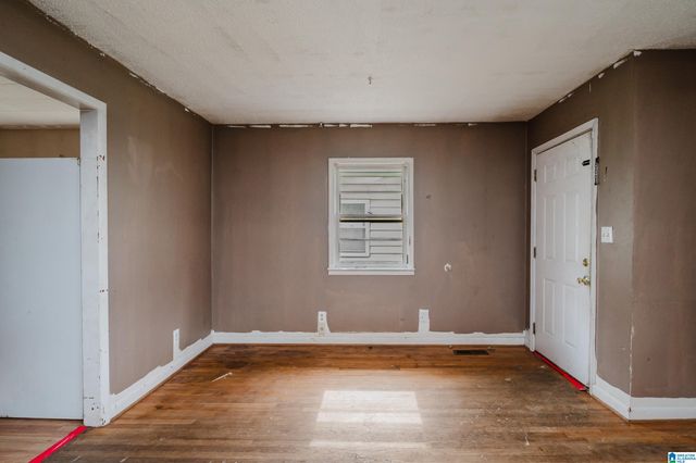 2017 29TH AVENUE, Bessemer, AL 35023