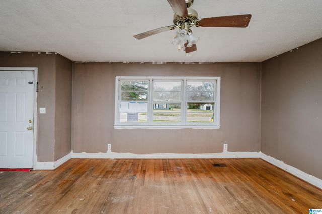 2017 29TH AVENUE, Bessemer, AL 35023