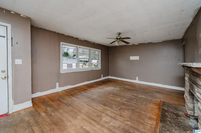 2017 29TH AVENUE, Bessemer, AL 35023