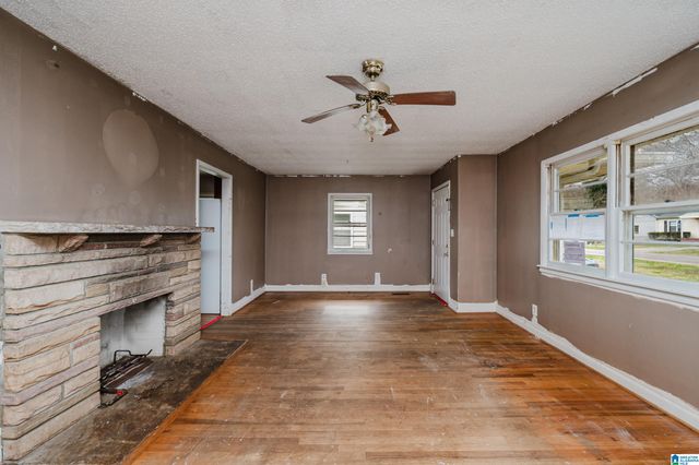 2017 29TH AVENUE, Bessemer, AL 35023