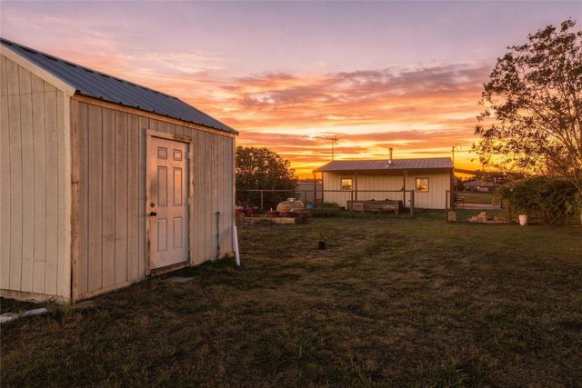 560 Green Acres Road, Weatherford, TX 76088