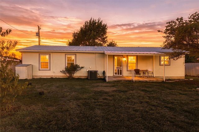 560 Green Acres Road, Weatherford, TX 76088