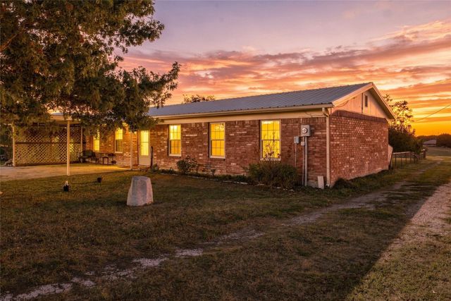 560 Green Acres Road, Weatherford, TX 76088